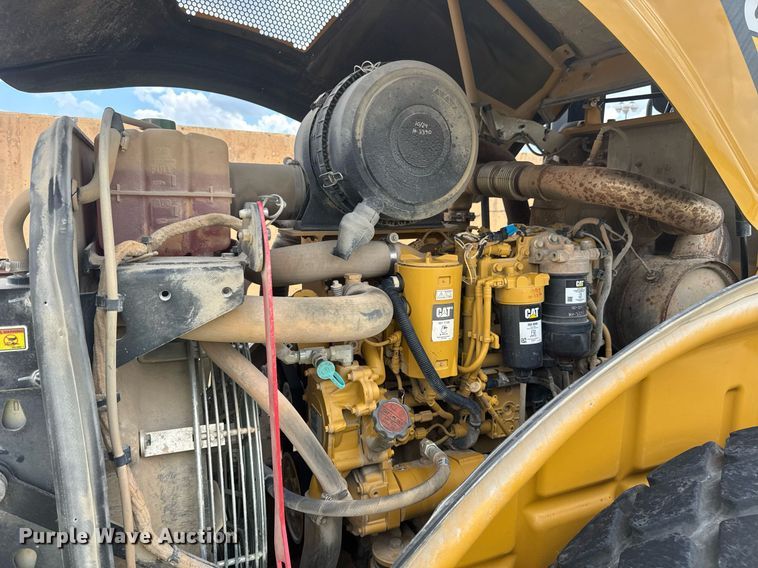 image for item EE0071 2019 Caterpillar CS56B single drum vibratory roller