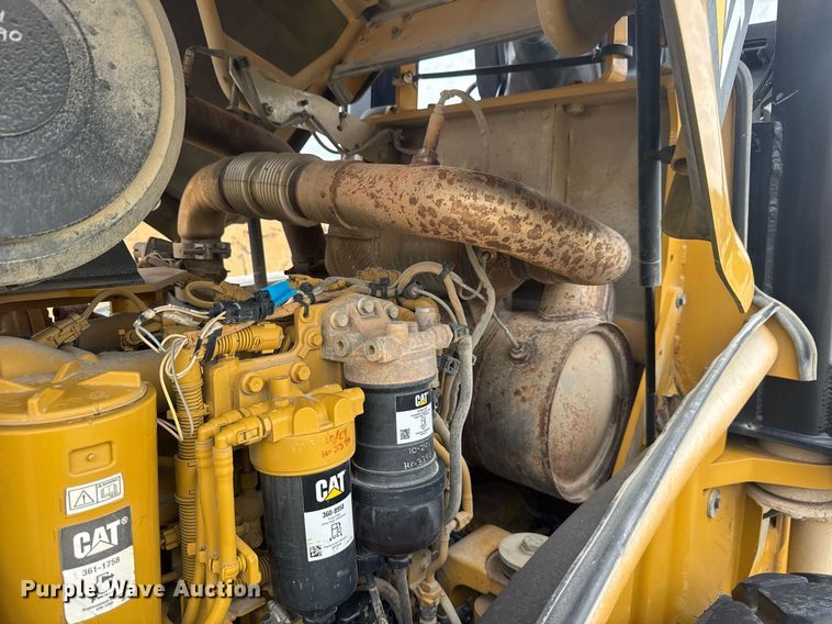 image for item EE0071 2019 Caterpillar CS56B single drum vibratory roller