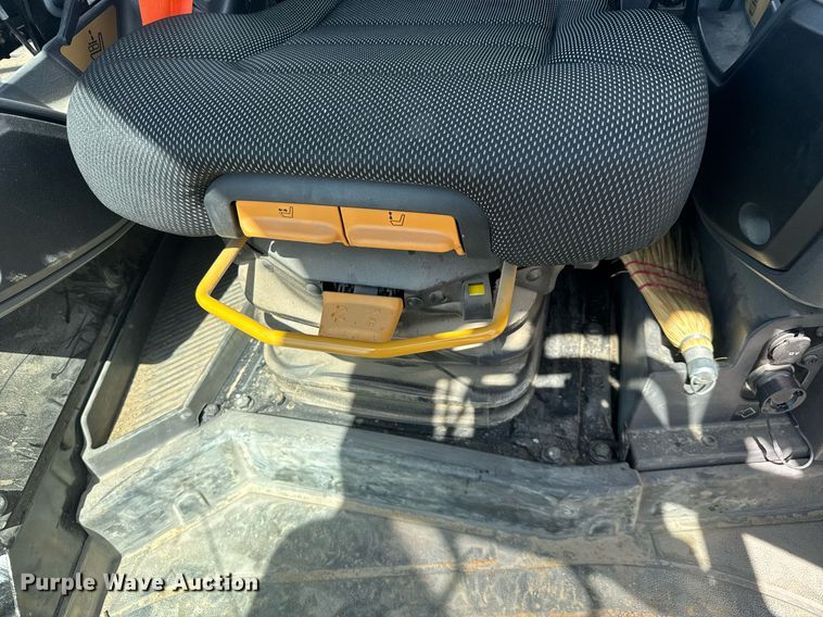 image for item EE0072 2024 Caterpillar D5 LGP dozer