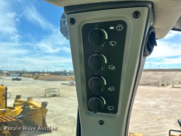 image for item EE0072 2024 Caterpillar D5 LGP dozer