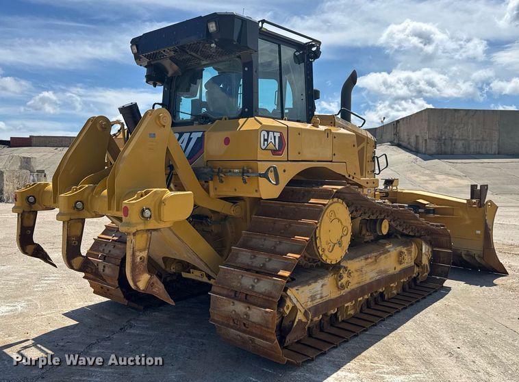 image for item EE0073 2023 Caterpillar D6 LGP dozer