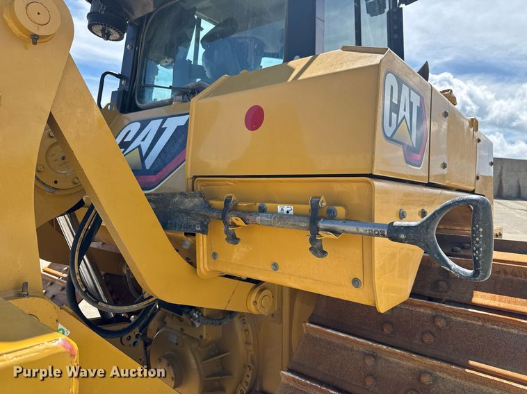 image for item EE0073 2023 Caterpillar D6 LGP dozer