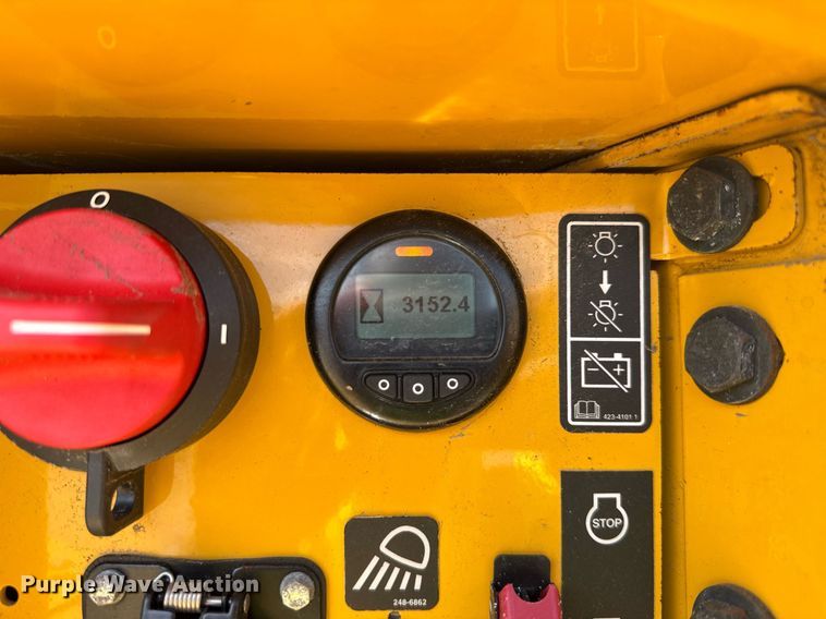 image for item EE0073 2023 Caterpillar D6 LGP dozer