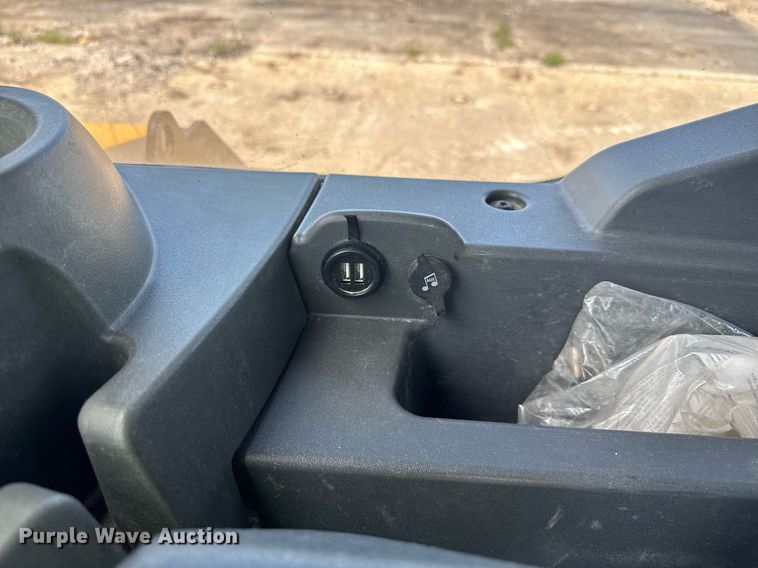 image for item EE0073 2023 Caterpillar D6 LGP dozer