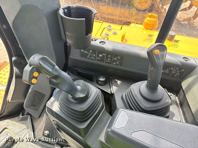 image for item EE0073 2023 Caterpillar D6 LGP dozer