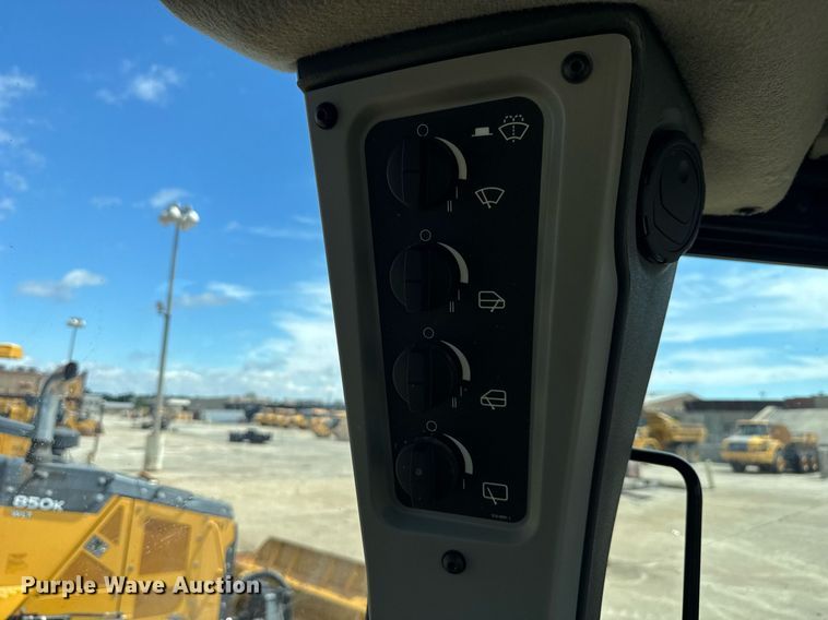 image for item EE0073 2023 Caterpillar D6 LGP dozer