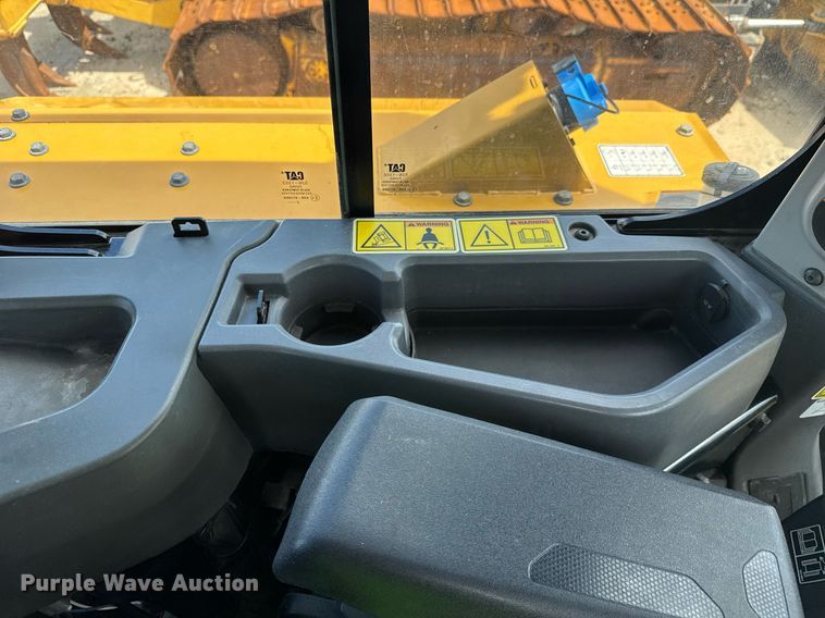 image for item EE0073 2023 Caterpillar D6 LGP dozer