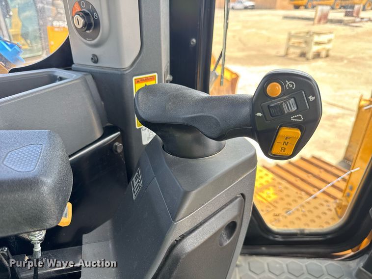 image for item EE0073 2023 Caterpillar D6 LGP dozer