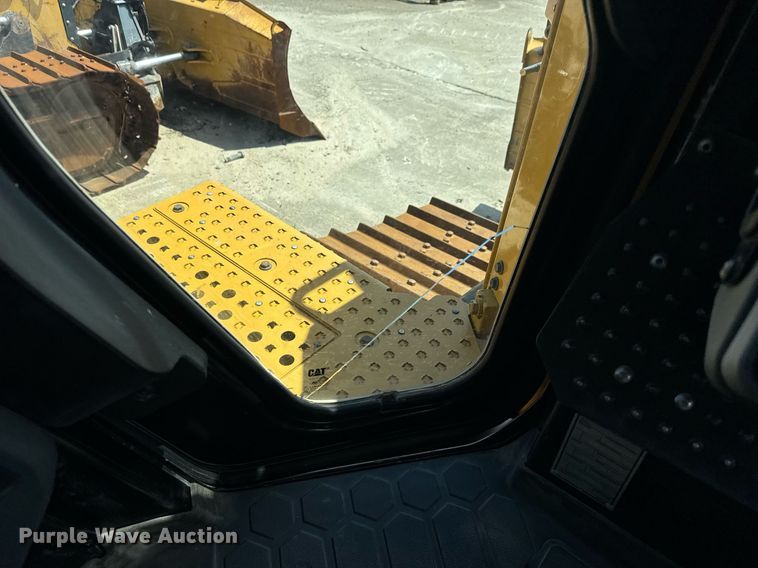 image for item EE0073 2023 Caterpillar D6 LGP dozer