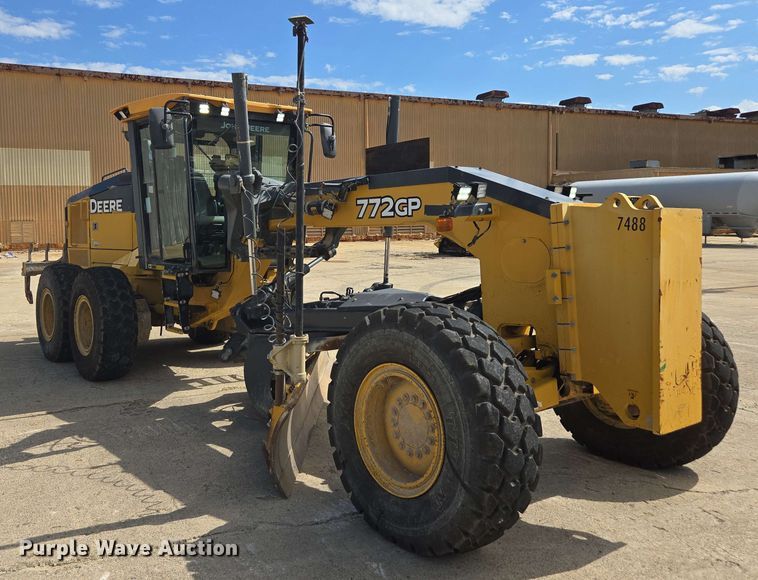 image for item EE0074 2018 John Deere 772G motor grader