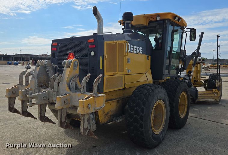 image for item EE0074 2018 John Deere 772G motor grader
