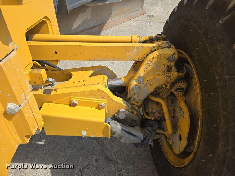 image for item EE0074 2018 John Deere 772G motor grader