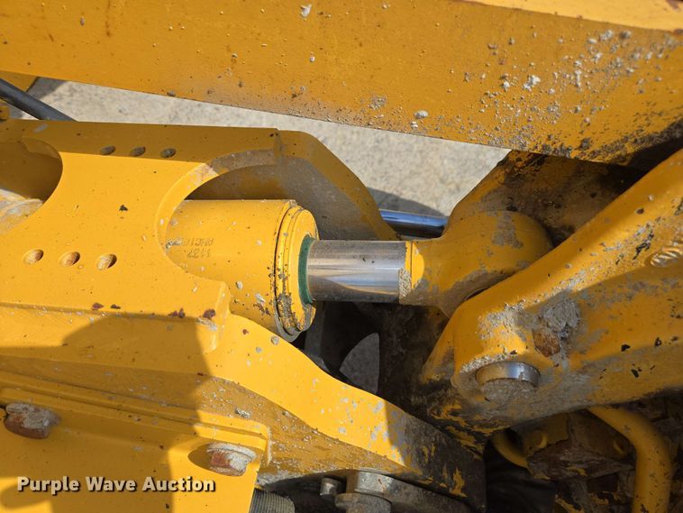 image for item EE0074 2018 John Deere 772G motor grader