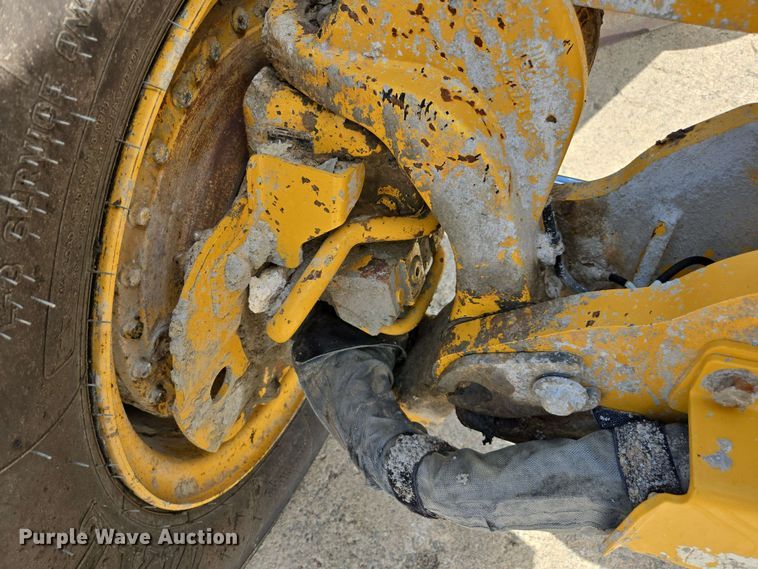 image for item EE0074 2018 John Deere 772G motor grader