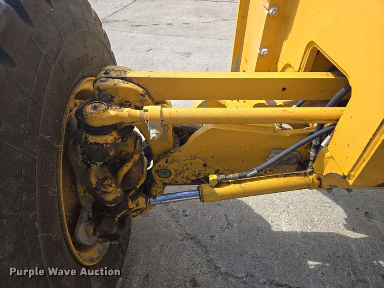 image for item EE0074 2018 John Deere 772G motor grader