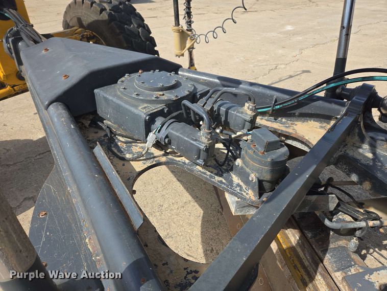 image for item EE0074 2018 John Deere 772G motor grader