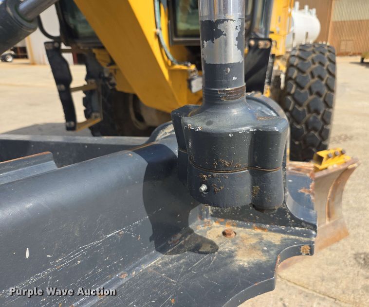 image for item EE0074 2018 John Deere 772G motor grader