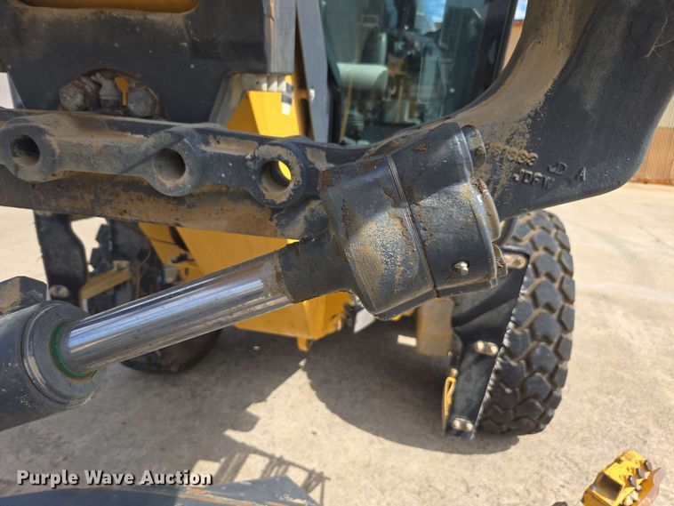 image for item EE0074 2018 John Deere 772G motor grader