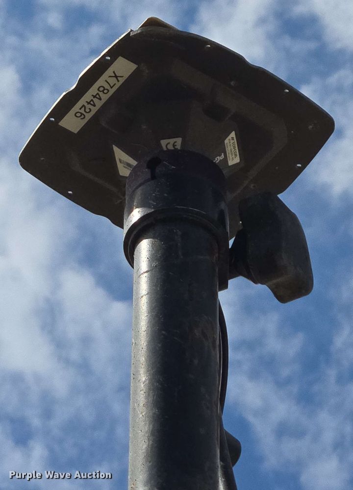 image for item EE0074 2018 John Deere 772G motor grader