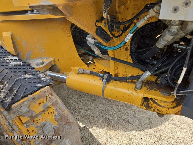 image for item EE0074 2018 John Deere 772G motor grader