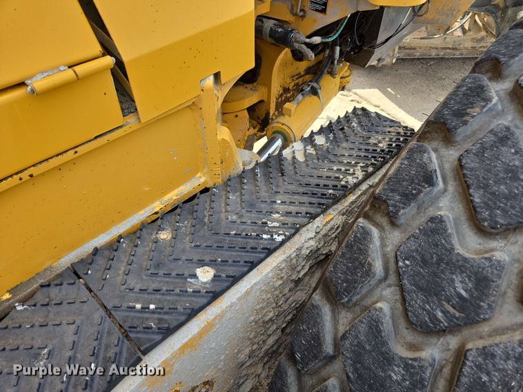 image for item EE0074 2018 John Deere 772G motor grader