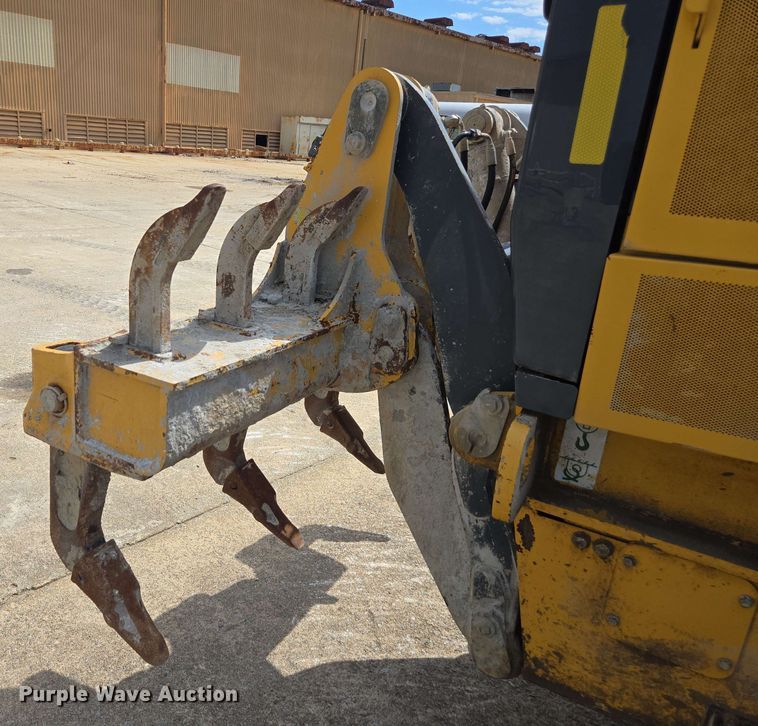 image for item EE0074 2018 John Deere 772G motor grader