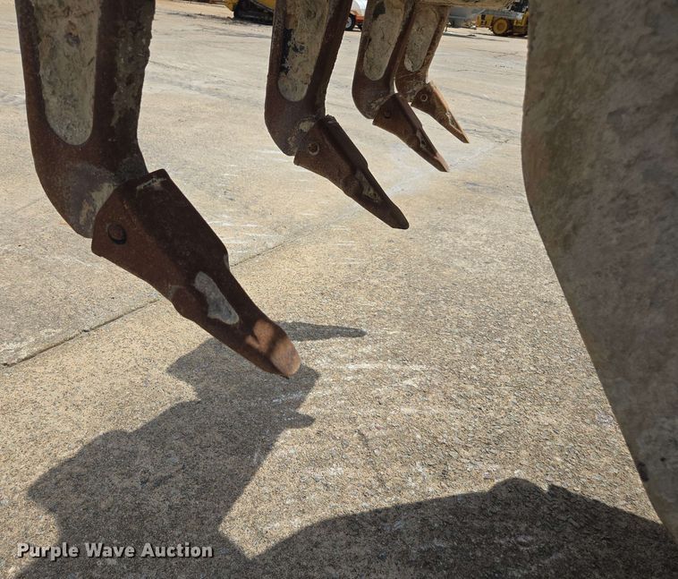 image for item EE0074 2018 John Deere 772G motor grader