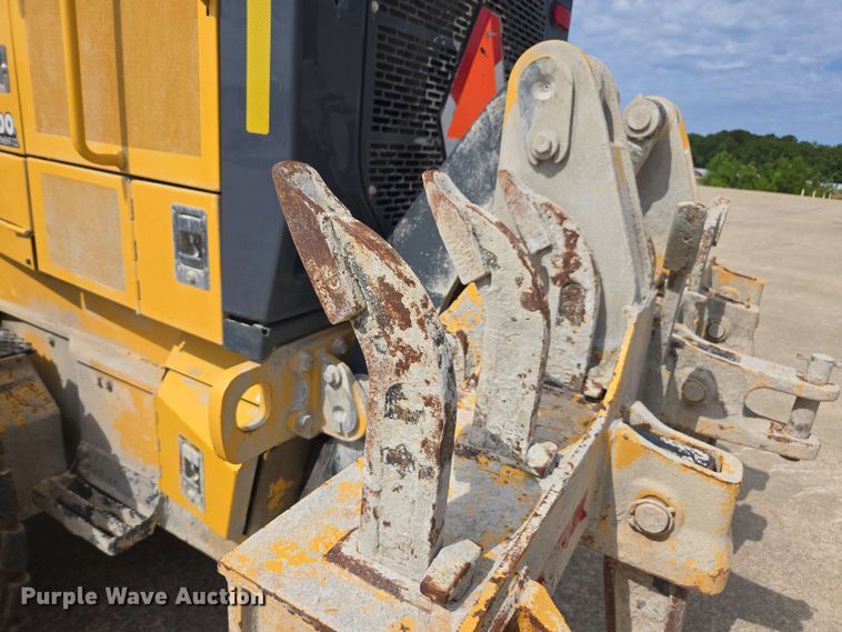 image for item EE0074 2018 John Deere 772G motor grader