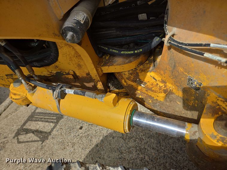 image for item EE0074 2018 John Deere 772G motor grader