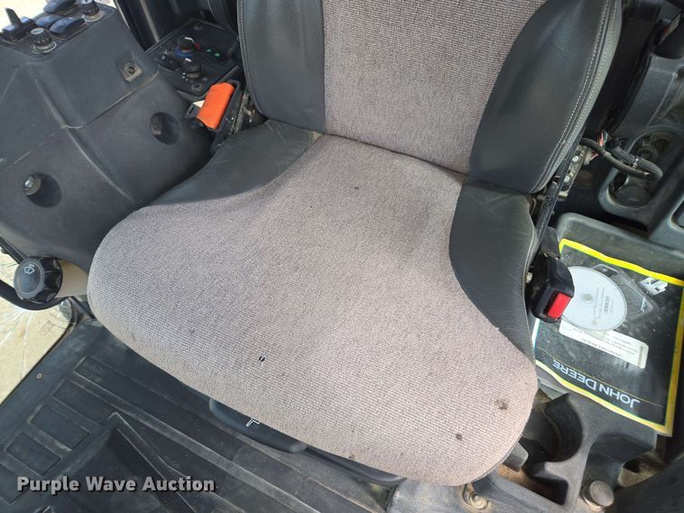 image for item EE0074 2018 John Deere 772G motor grader