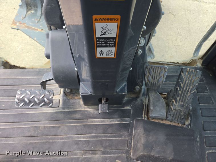 image for item EE0074 2018 John Deere 772G motor grader