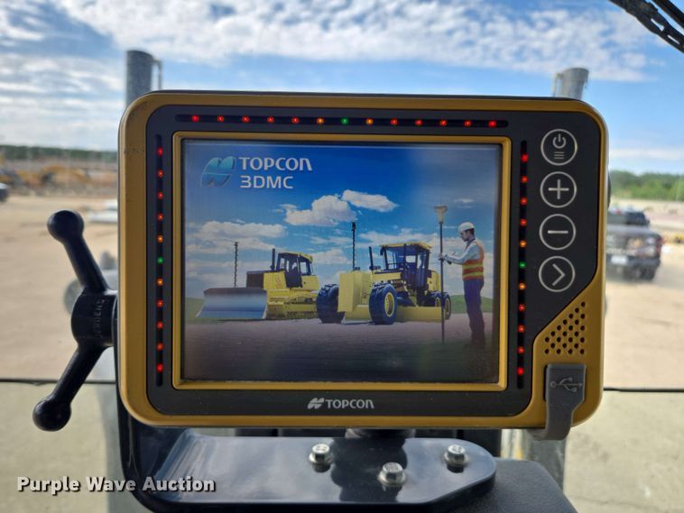 image for item EE0074 2018 John Deere 772G motor grader