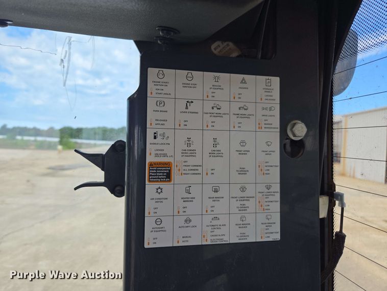 image for item EE0074 2018 John Deere 772G motor grader