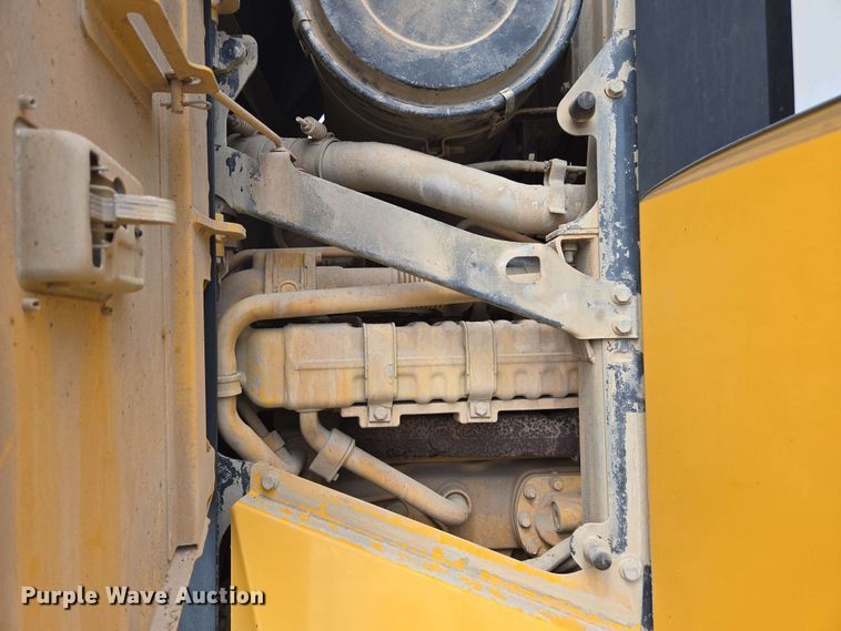 image for item EE0074 2018 John Deere 772G motor grader