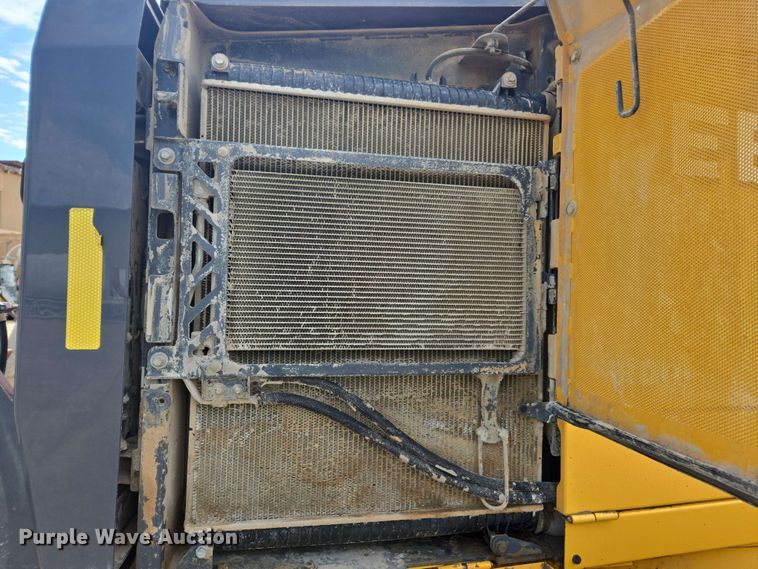 image for item EE0074 2018 John Deere 772G motor grader