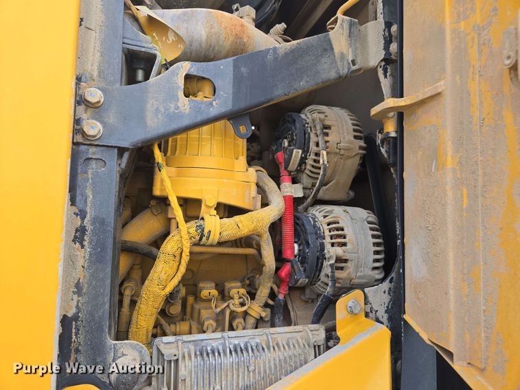 image for item EE0074 2018 John Deere 772G motor grader