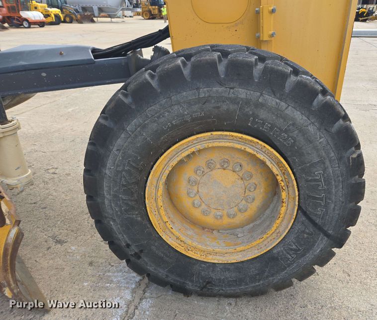 image for item EE0074 2018 John Deere 772G motor grader