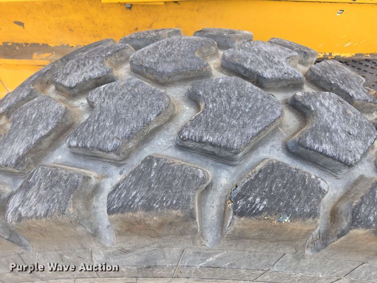 image for item EE0074 2018 John Deere 772G motor grader