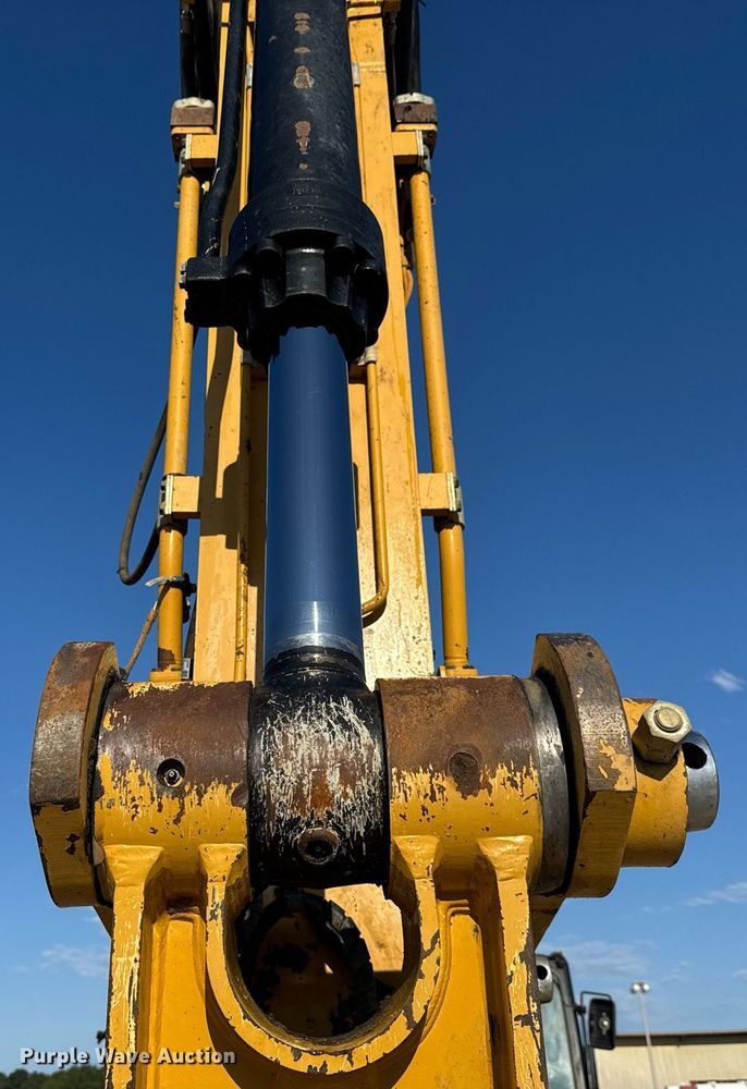 image for item EE0075 2019 Caterpillar 336 excavator