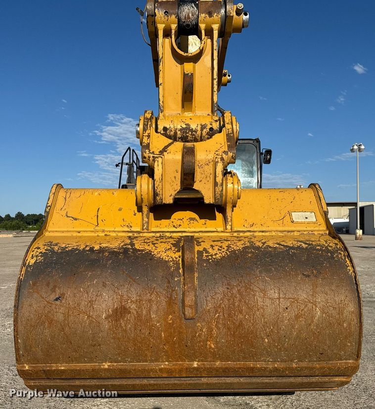 image for item EE0075 2019 Caterpillar 336 excavator