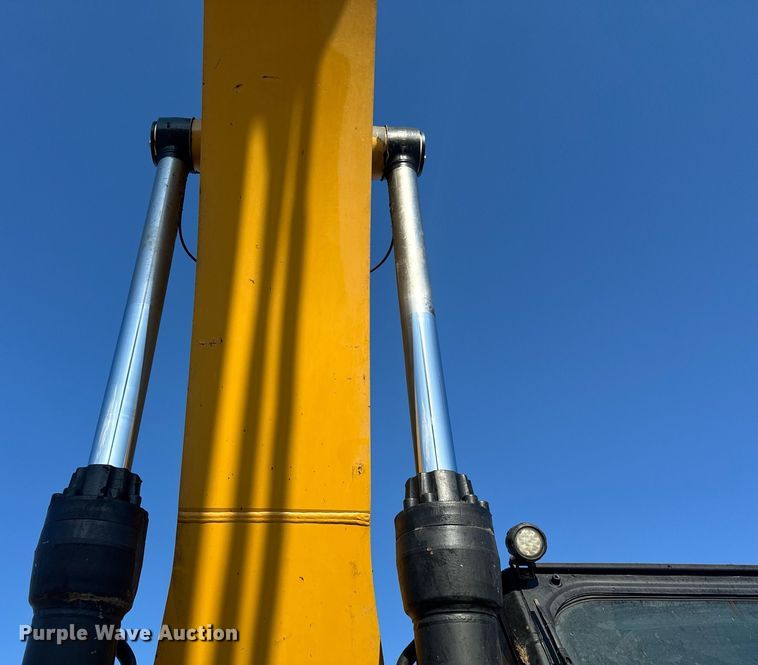 image for item EE0075 2019 Caterpillar 336 excavator