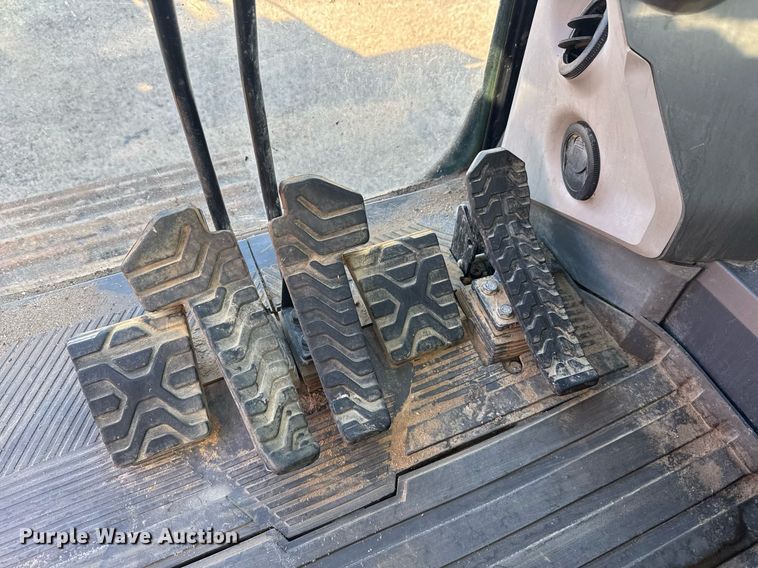 image for item EE0075 2019 Caterpillar 336 excavator