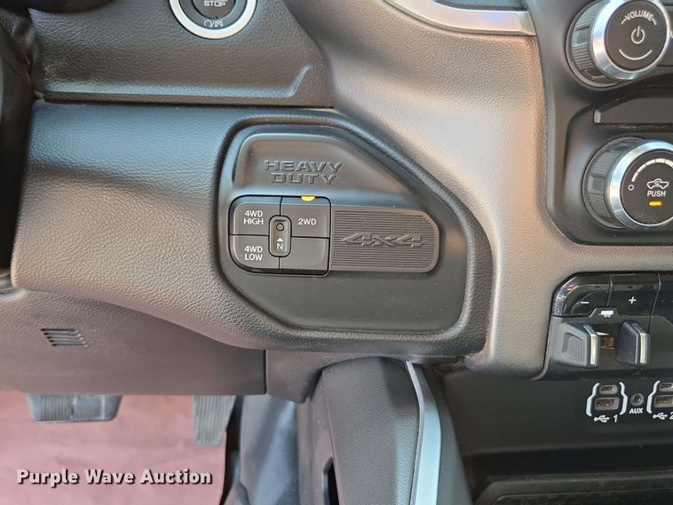 image for item EE0076 2019 Dodge Ram 2500 Crew Cab pickup truck