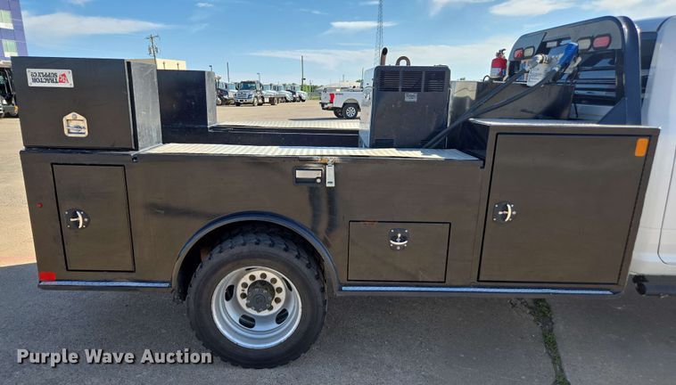 image for item EE0077 2019 Dodge Ram 5500 Crew Cab utility / service truck