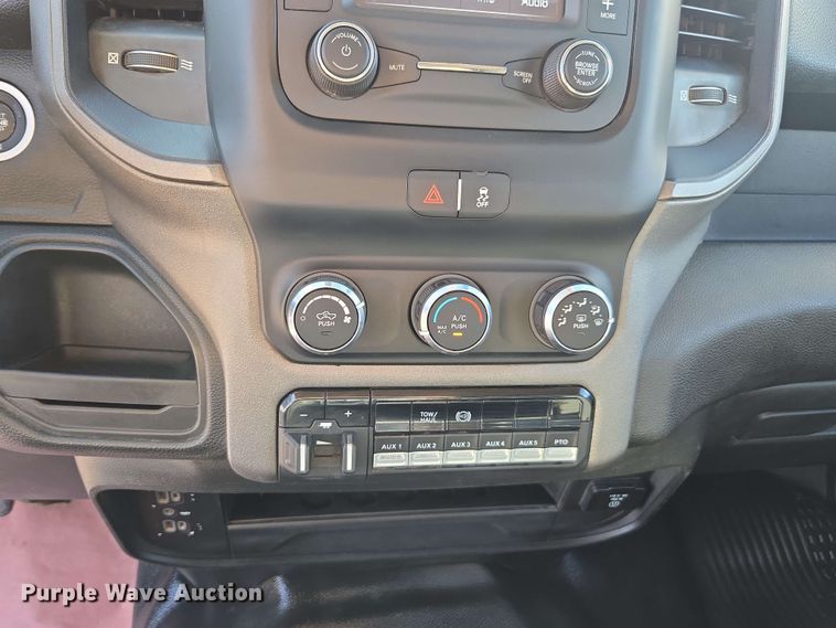 image for item EE0077 2019 Dodge Ram 5500 Crew Cab utility / service truck