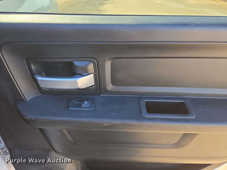 image for item EE0077 2019 Dodge Ram 5500 Crew Cab utility / service truck