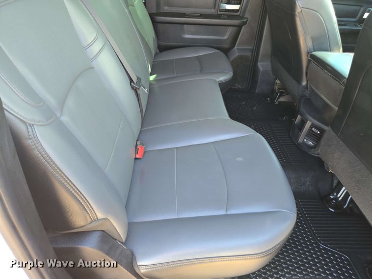 image for item EE0077 2019 Dodge Ram 5500 Crew Cab utility / service truck