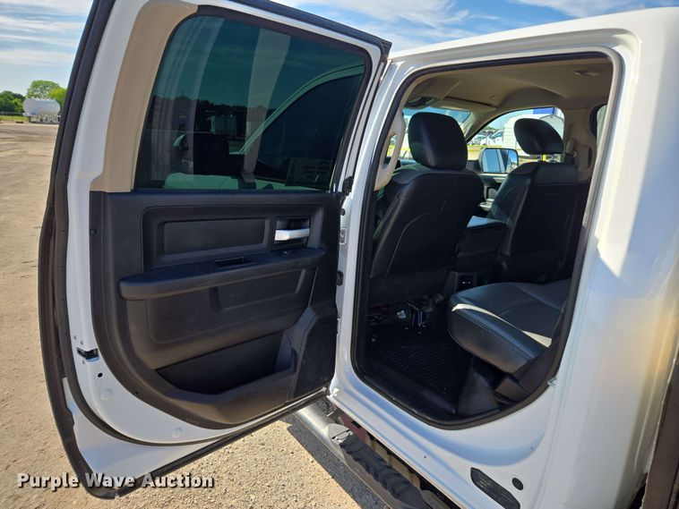 image for item EE0077 2019 Dodge Ram 5500 Crew Cab utility / service truck