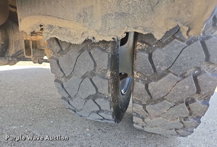 image for item EE0077 2019 Dodge Ram 5500 Crew Cab utility / service truck