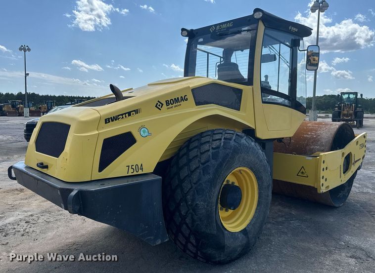 image for item EE0078 2018 Bomag 211D-5 single drum vibratory roller